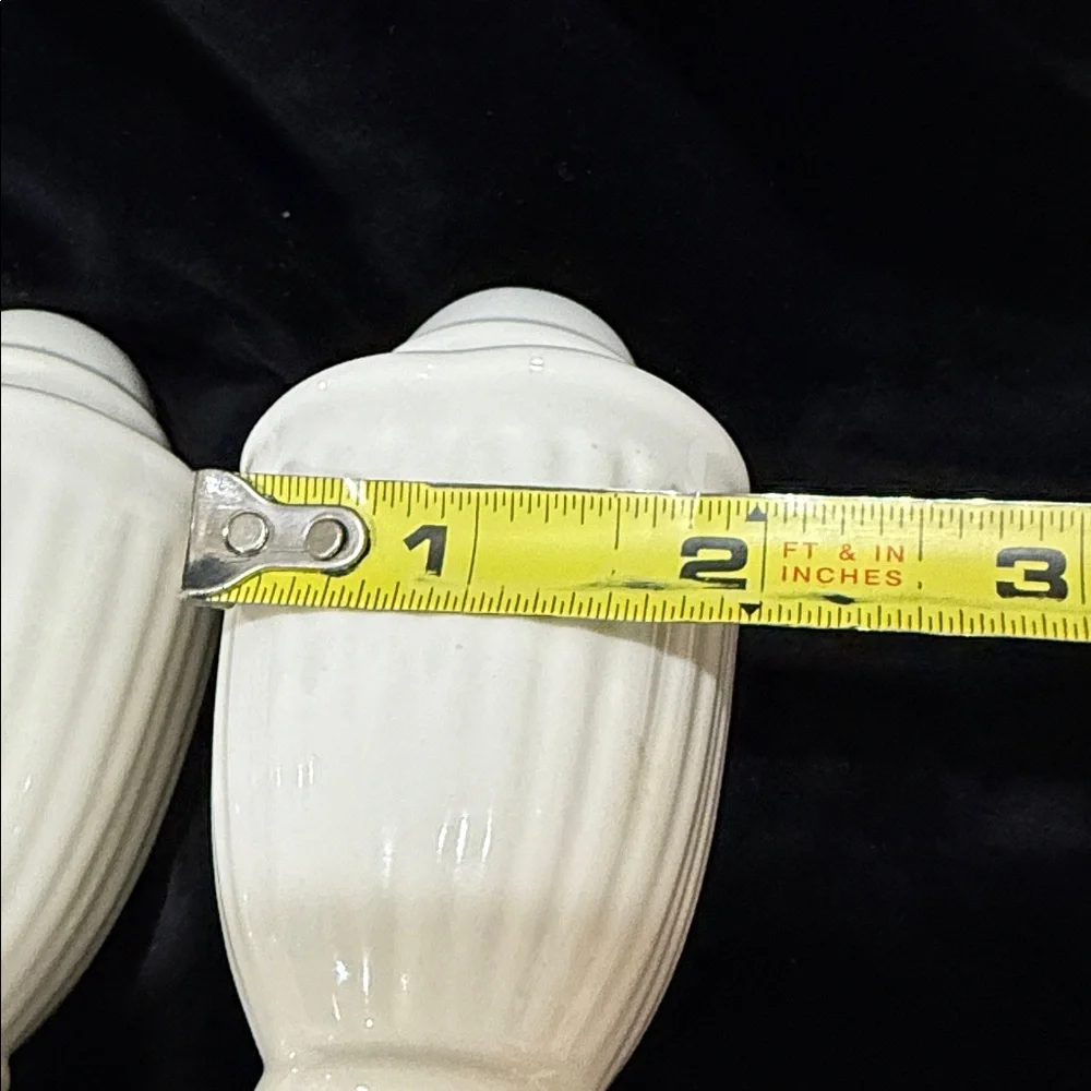 Mikasa Cream Ceramic salt 🧂 & pepper 🌶️ shakers set Italian Countryside - Picture 8 of 11